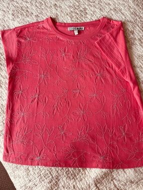 Code Bleu Women's Coral Pink/ Salmon Embroidered Short Sleeve Top, L 🦋